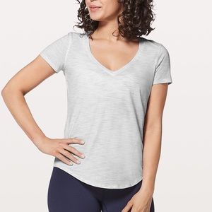 Lululemon LOVE TEE V - size 10
